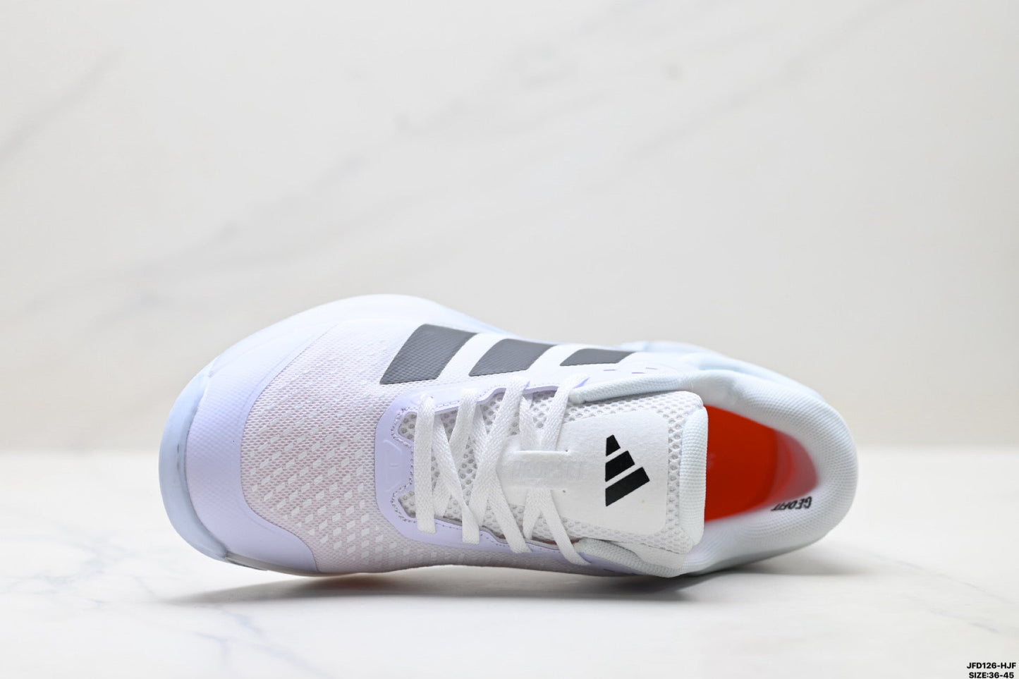 Adidas Leichte weiße Sportschuhe