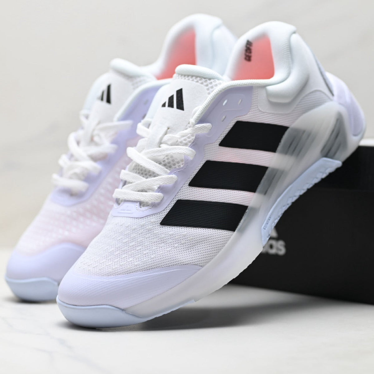 Adidas Leichte weiße Sportschuhe