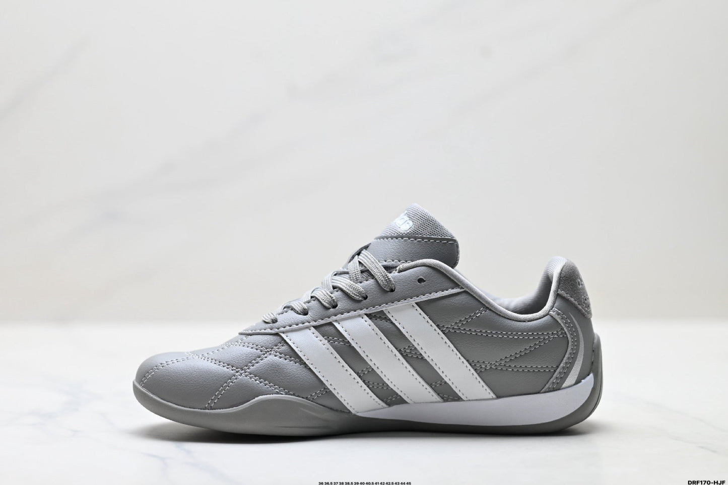 Adidas Herren Indoor-Trainingsschuhe Grau Weiß