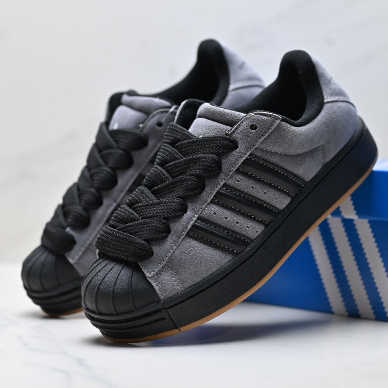 Adidas Originals Superstar Platform Sneaker Grau Schwarz Wildleder