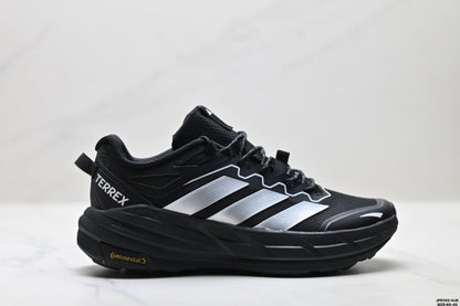 Adidas Wasserdichte Trailrunning-Schuhe – Schwarz-weiße Outdoor-Sneaker