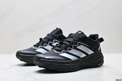 Adidas Wasserdichte Trailrunning-Schuhe – Schwarz-weiße Outdoor-Sneaker