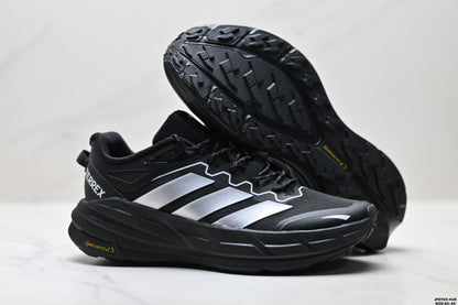 Adidas Wasserdichte Trailrunning-Schuhe – Schwarz-weiße Outdoor-Sneaker