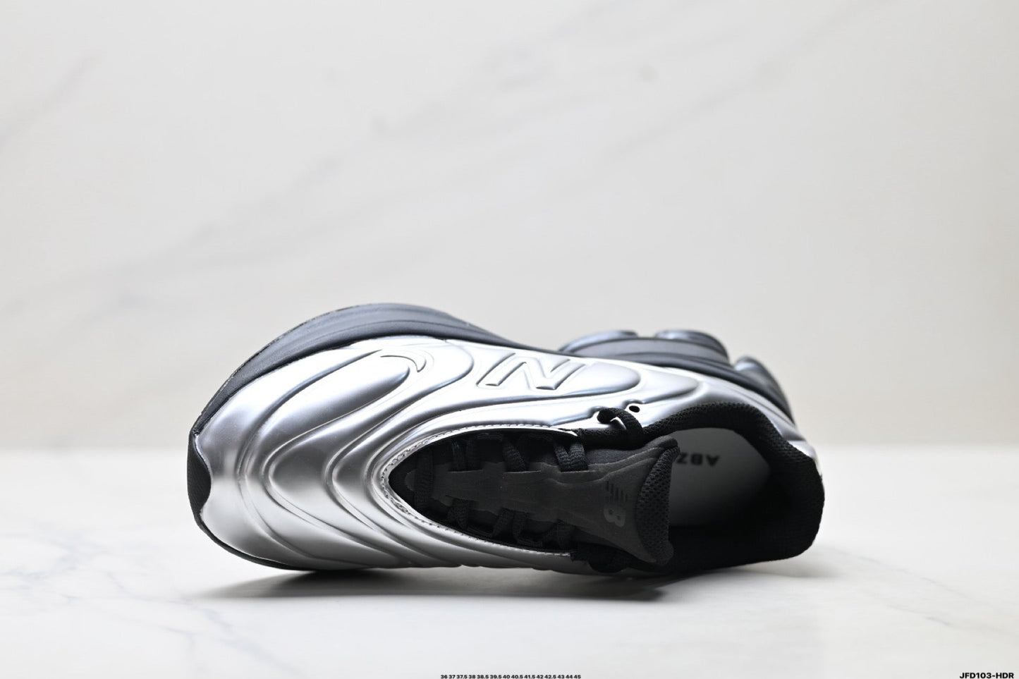 New Balance 9060 Sneakers – Silber Schwarz Metallic