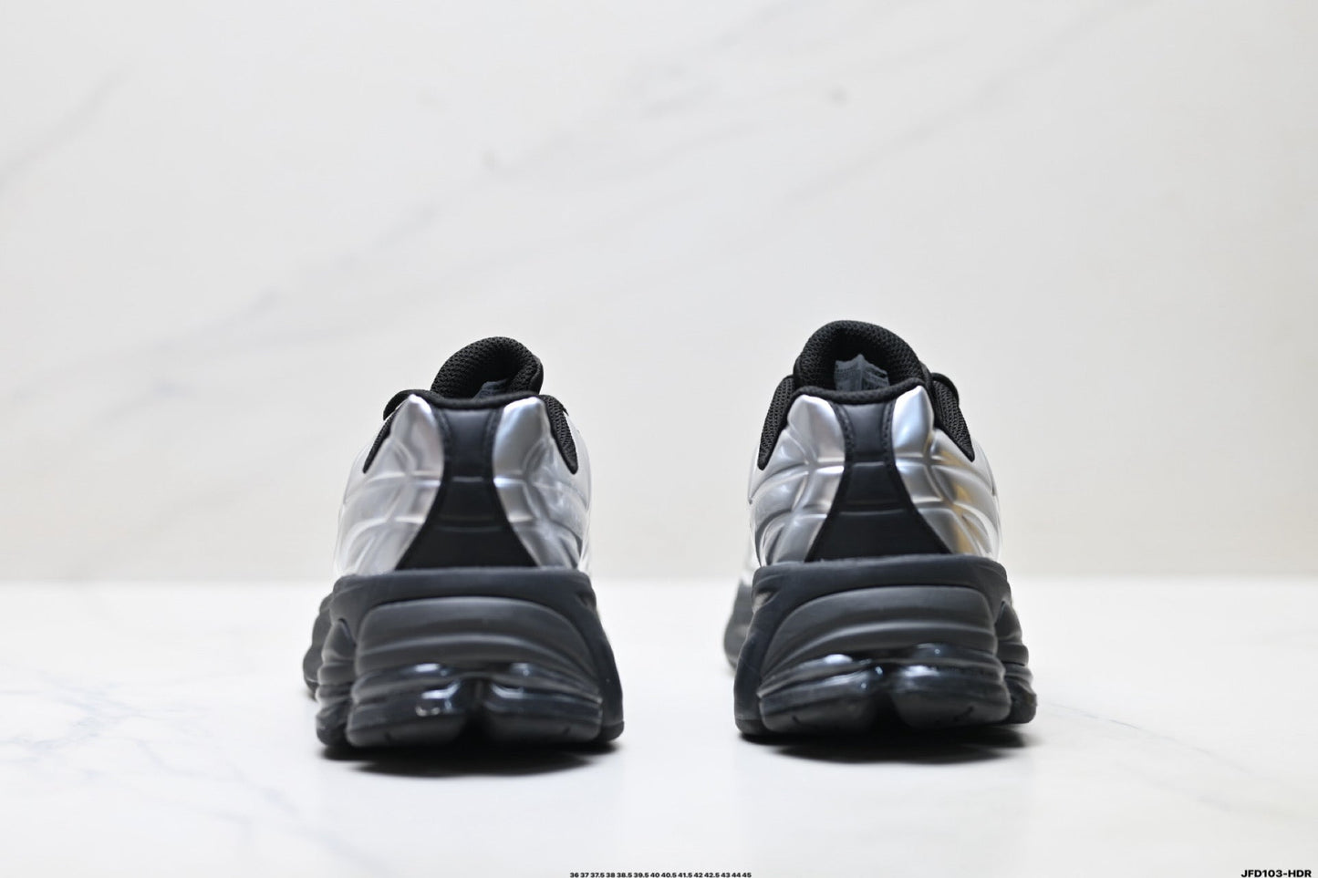 New Balance 9060 Sneakers – Silber Schwarz Metallic