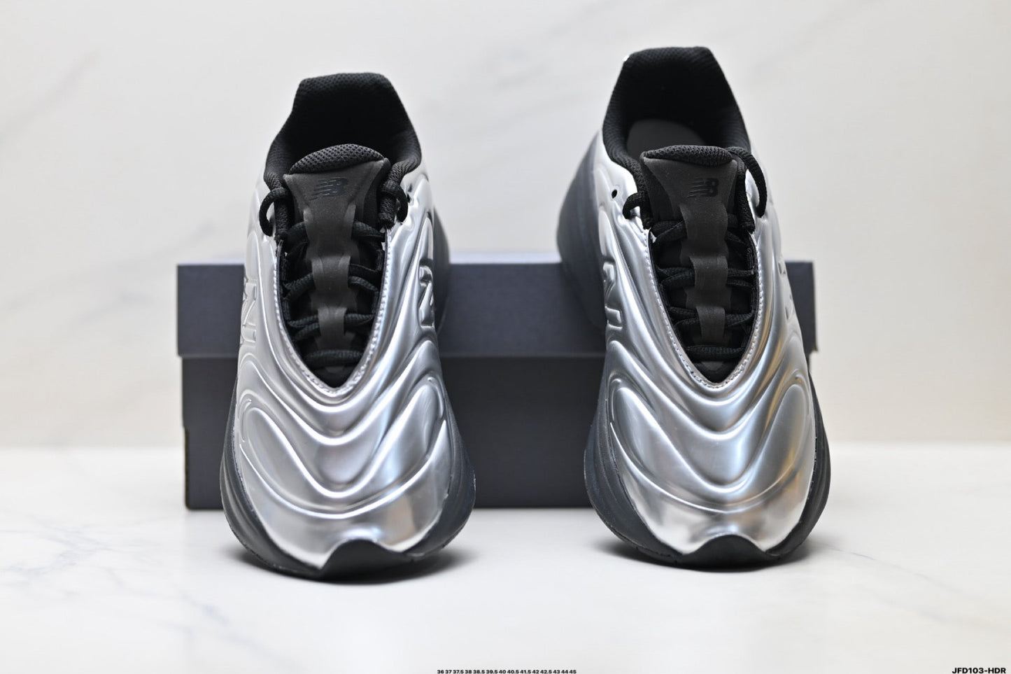 New Balance 9060 Sneakers – Silber Schwarz Metallic