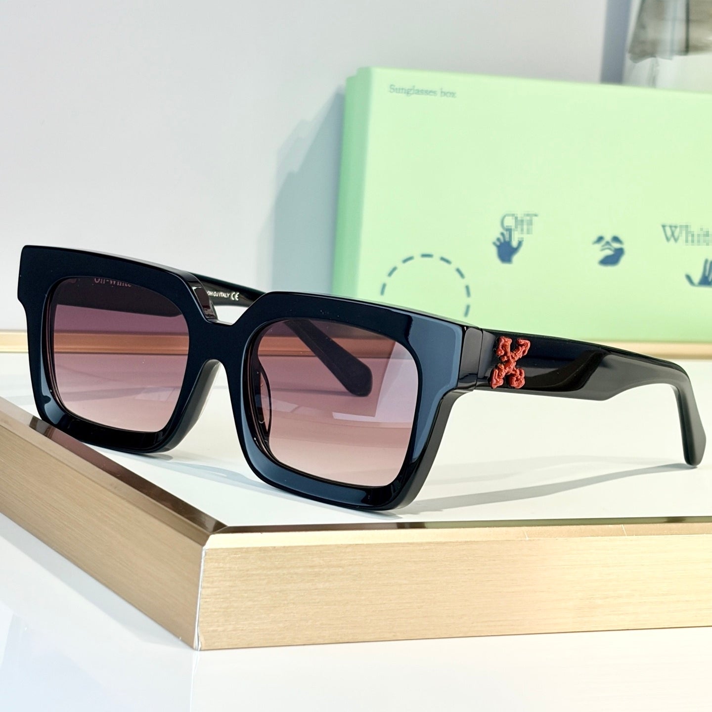 OFF-Whlte Arrow logo sunglasses #010