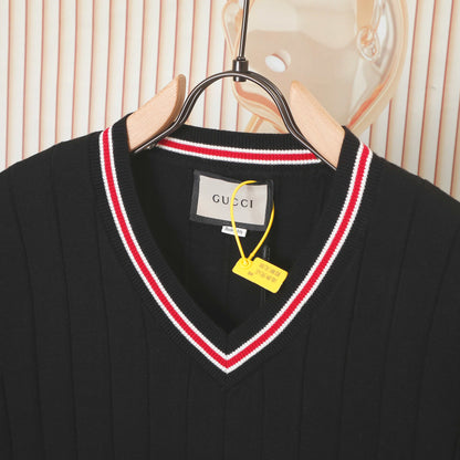 Gucci G8318 Embroidered V-Neck Sweater - Image 3