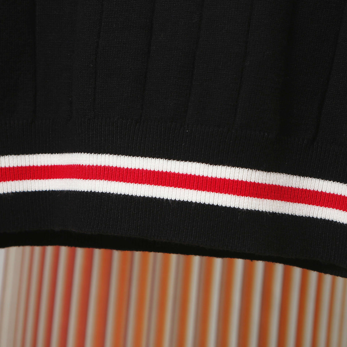 Gucci G8318 Embroidered V-Neck Sweater - Image 8