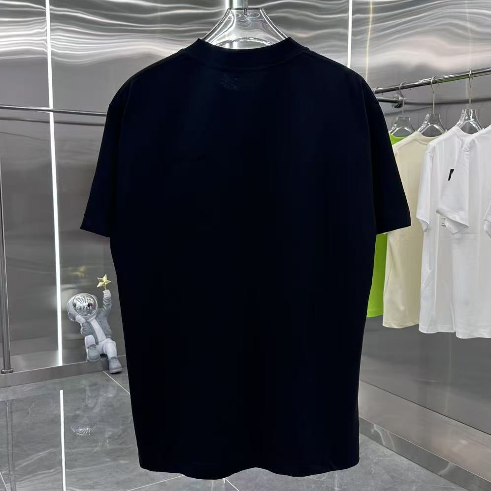 Gradient Skeleton Graphic Oversized T-Shirt – Premium Streetwear Cotton Tee