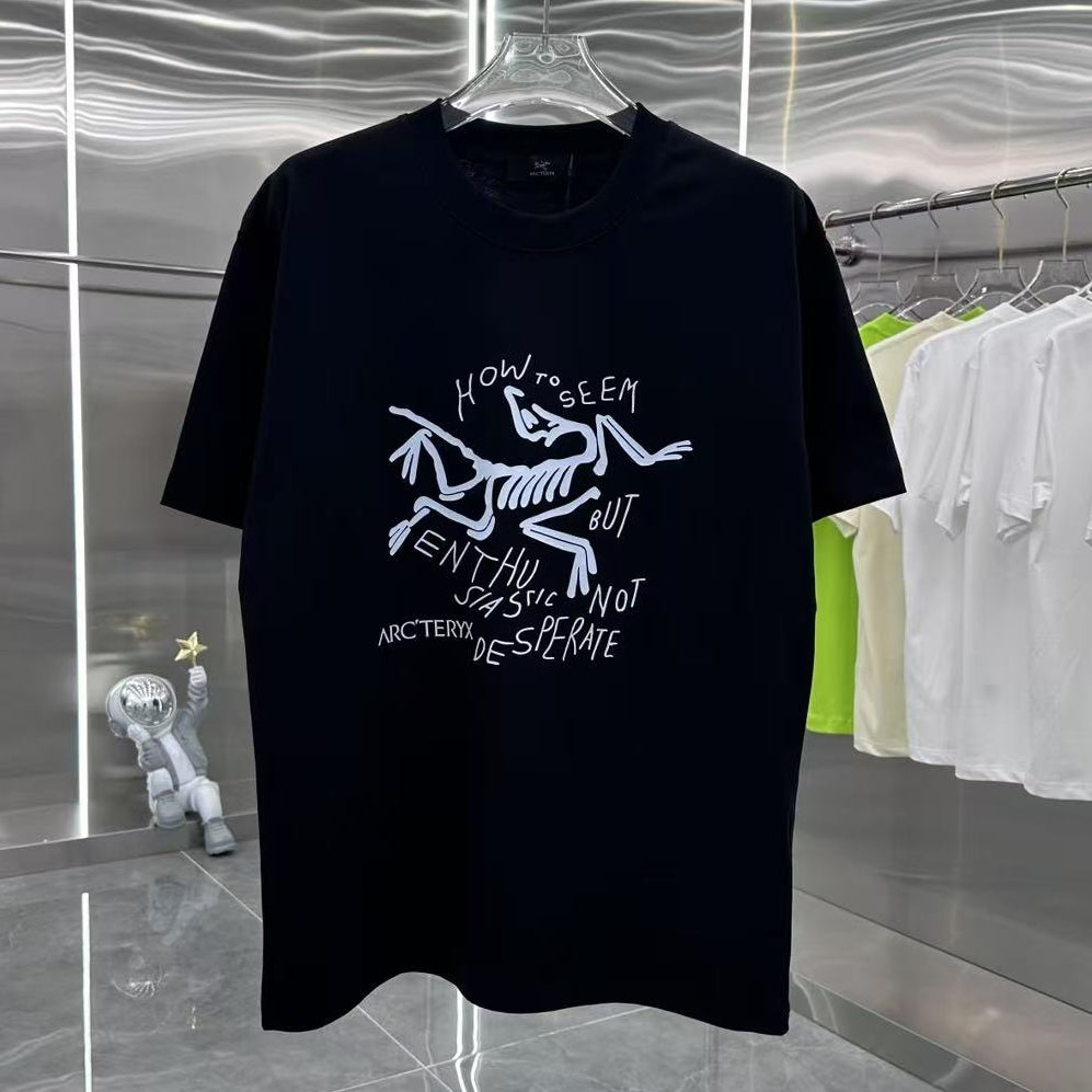 Gradient Skeleton Graphic Oversized T-Shirt – Premium Streetwear Cotton Tee
